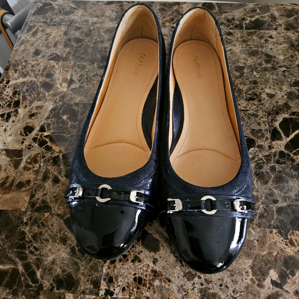 NURTURE BLACK FLATS